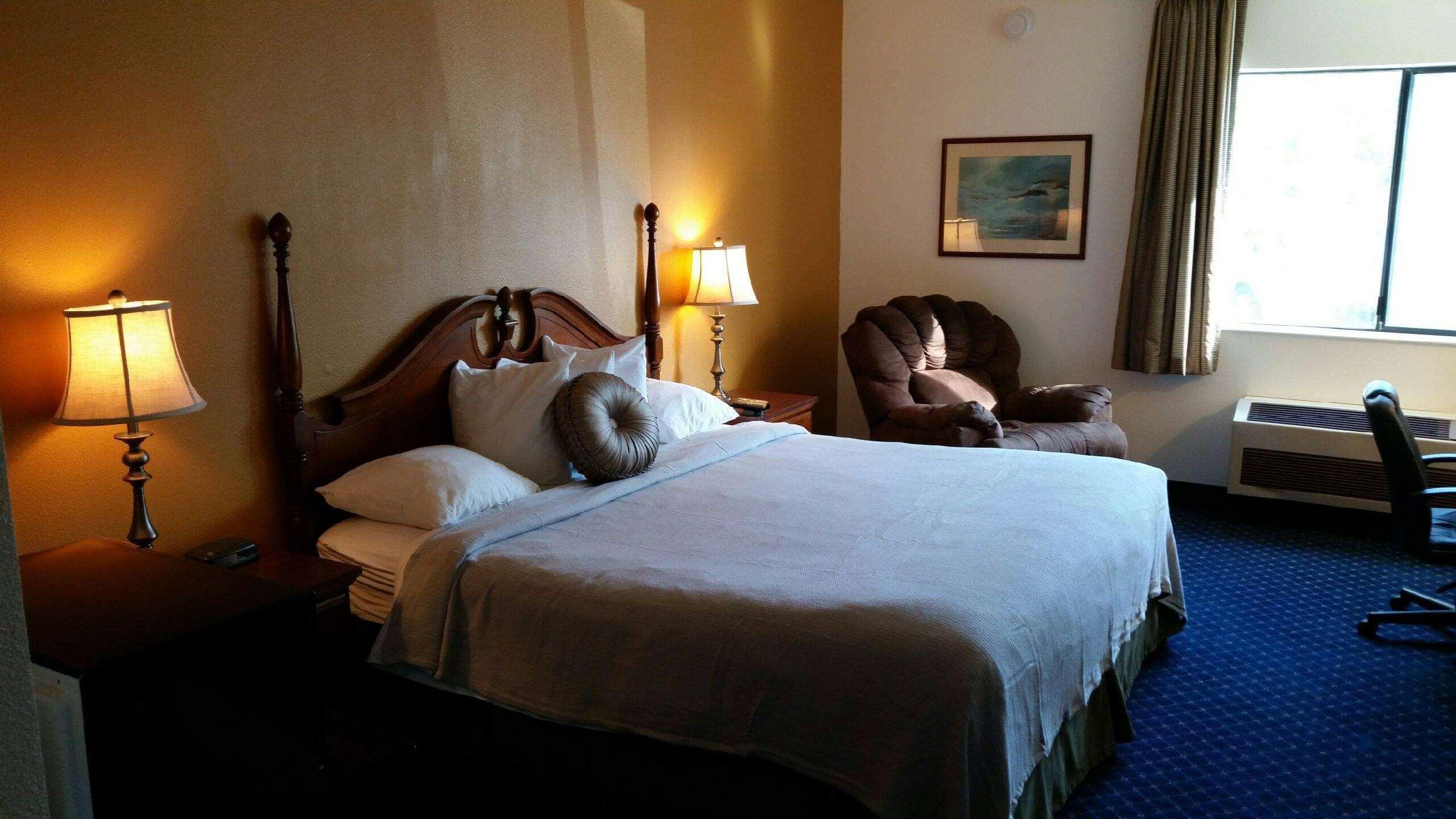 Ramada By Wyndham Arcata Hotel Eksteriør billede